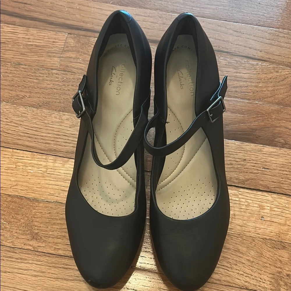 Clarks Ambry Shine Black Leather Mary Jane Heel Shoes Sz 8.5 M - Picture 11 of 11